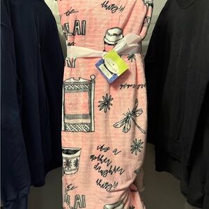 Pink Gilmore Girls mother/daughter duo